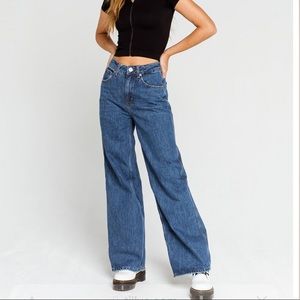 BDG Urban Outfitters puddle wide leg relaxed jeans size 28
